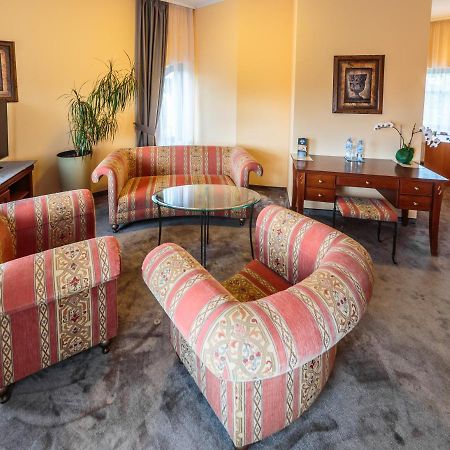 Hotel Fenix Jelenia Gora Luaran gambar