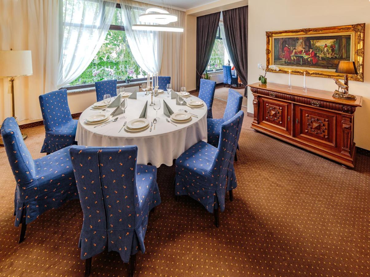 Hotel Fenix Jelenia Gora Luaran gambar