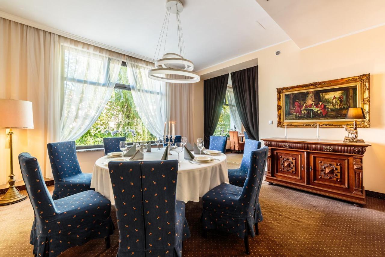 Hotel Fenix Jelenia Gora Luaran gambar