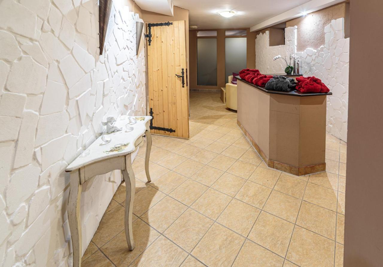 Hotel Fenix Jelenia Gora Luaran gambar