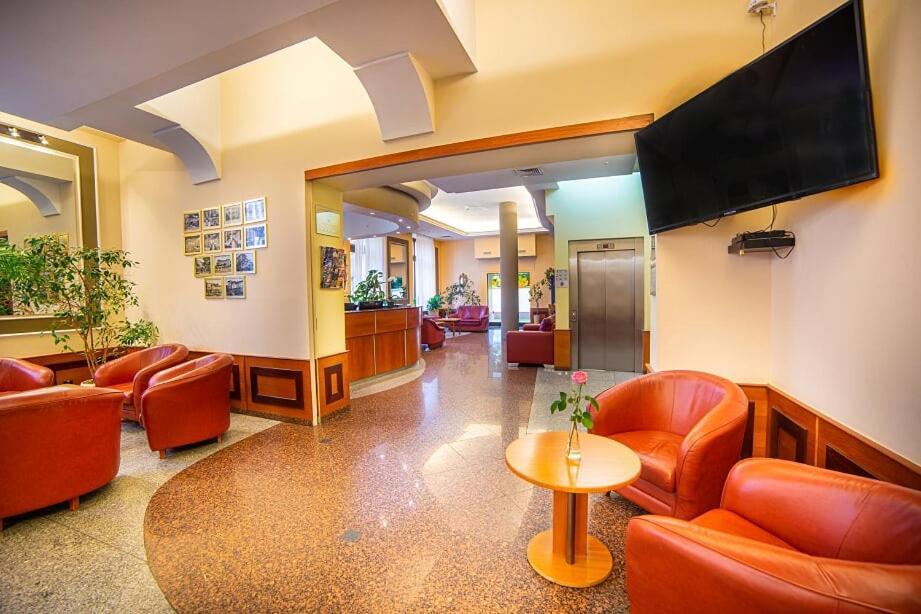 Hotel Fenix Jelenia Gora Luaran gambar