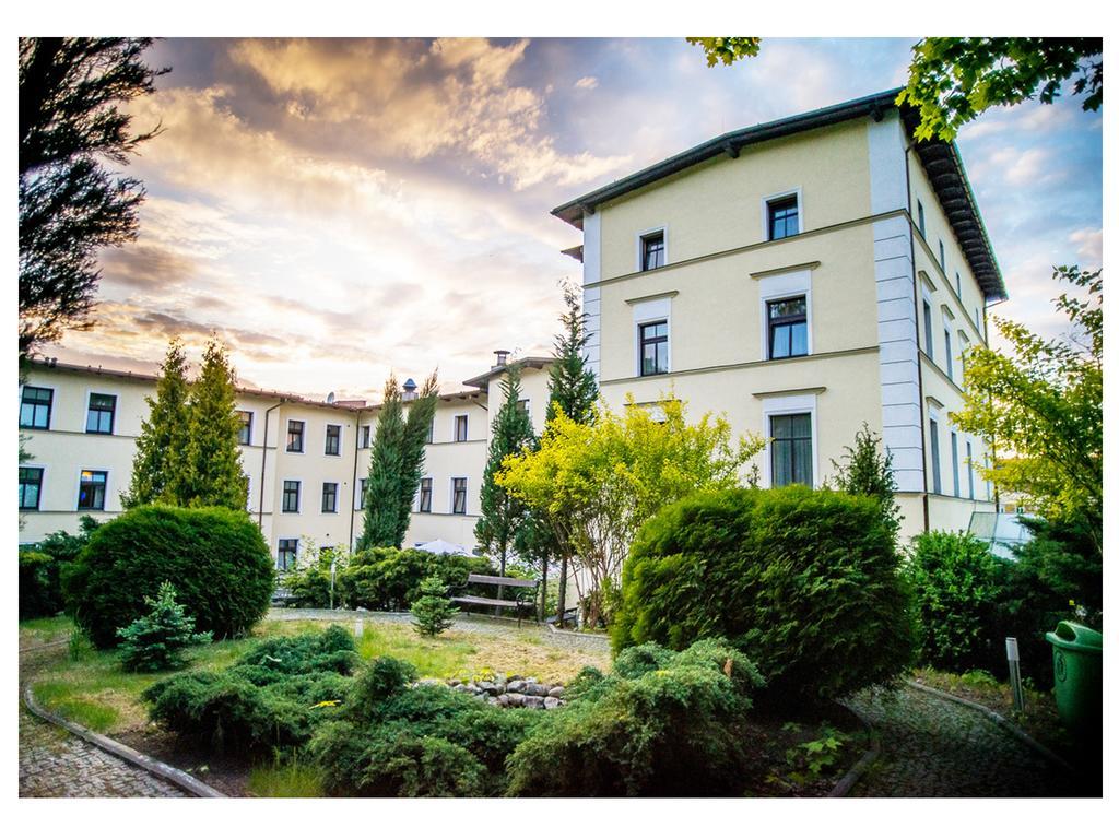 Hotel Fenix Jelenia Gora Luaran gambar